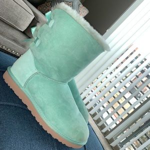 Women’s Ugg’s, size 9.